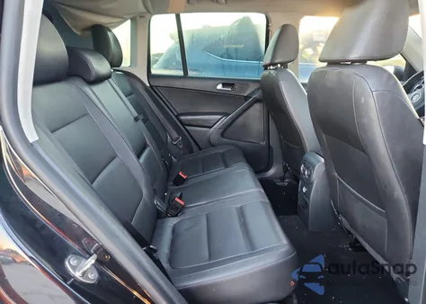 2015 Volkswagen Tiguan S z USA, uszkodzony, nr VIN WVGAV7AX2FW605276